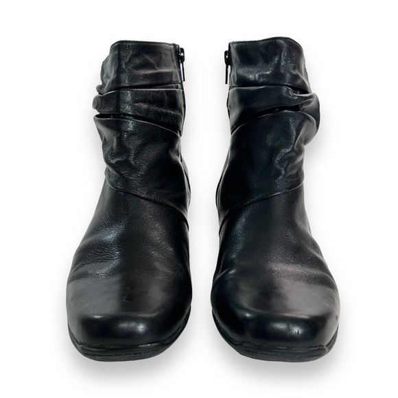 Clarks Ankle Bootie Boot SZ 9.5 Leyden Black Leather Ruche Slouch Buckle Comfort - Picture 5 of 13